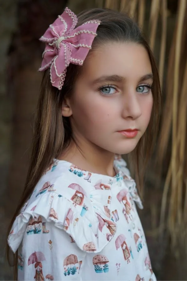 modelo de ropa infantil