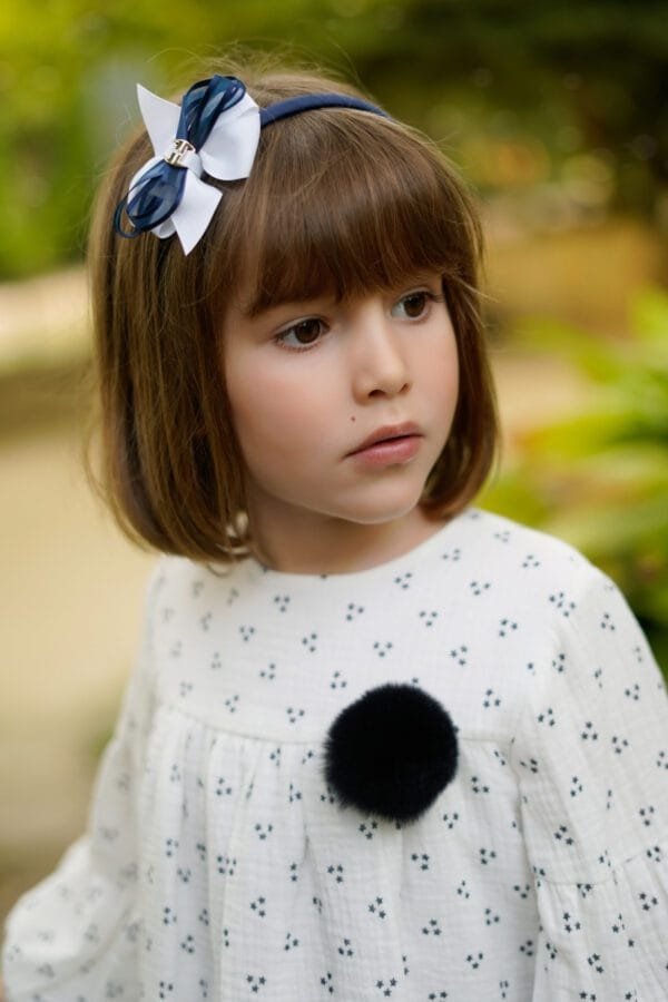 niña modelo ropa infantil