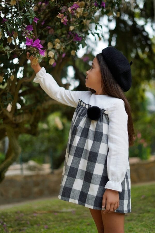 vestido de niña estampado cuadros grises