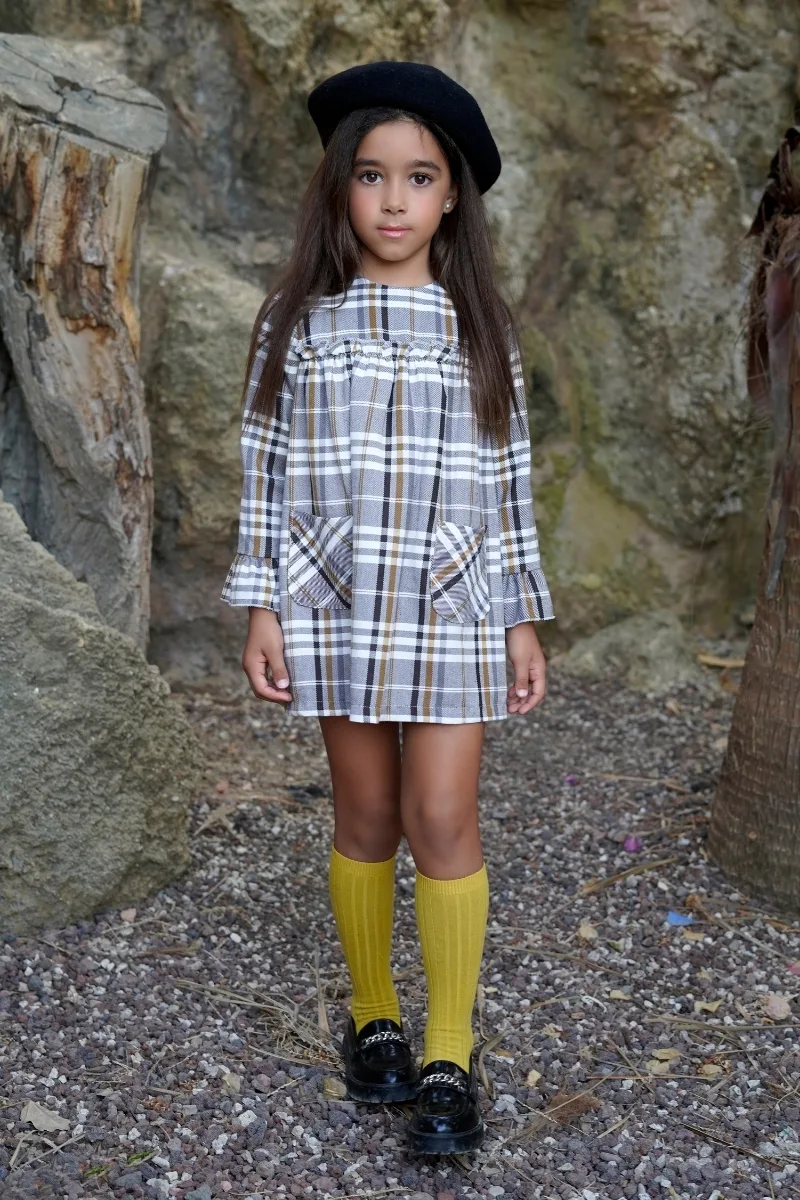 vestido niña blanca valiente cuadros grises